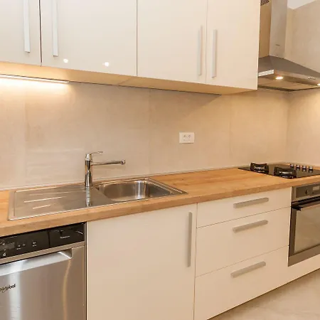 Grosses Mit 3 Klimas, Wifi, Bbq, Parkplatz Apartman