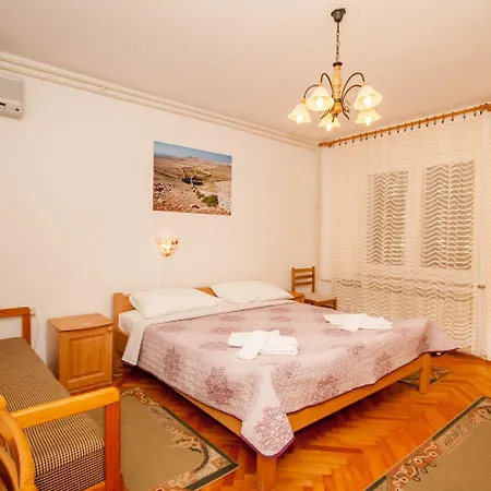Apartman Grosses Mit 3 Klimas, Wifi, Bbq, Parkplatz Baška