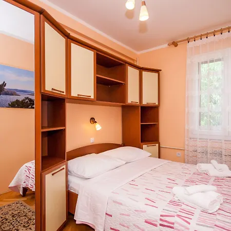 Apartman Grosses Mit 3 Klimas, Wifi, Bbq, Parkplatz