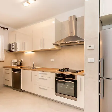 Grosses Mit 3 Klimas, Wifi, Bbq, Parkplatz Apartman