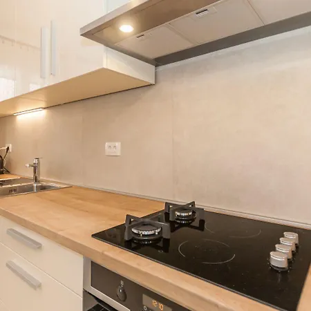 Apartman Grosses Mit 3 Klimas, Wifi, Bbq, Parkplatz Baška