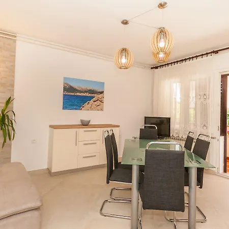 Apartman Grosses Mit 3 Klimas, Wifi, Bbq, Parkplatz *